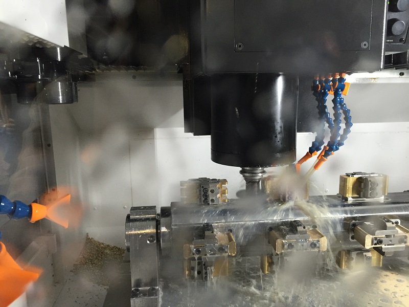 Swing Door Hinges Machining Centre Milling, drilling, sinking, deburring, … the new machining centre automatically performs all the necessary production steps